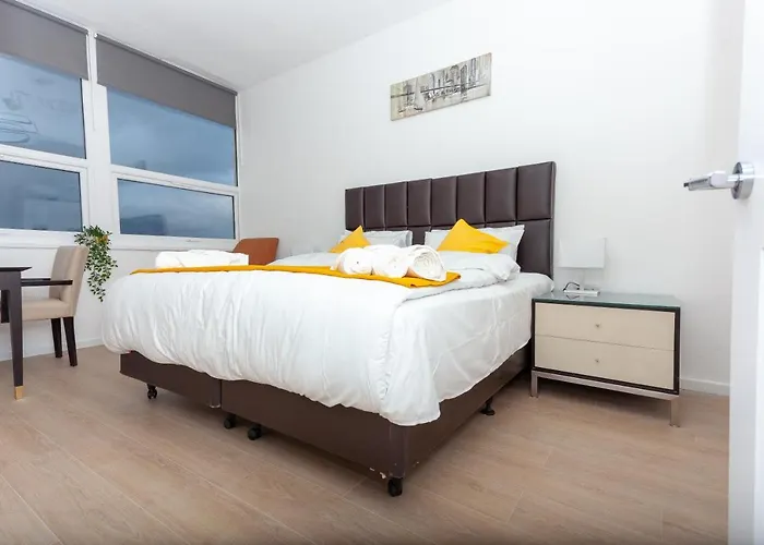 One Bedroom Serviced Apartment Smethwick Flat 314