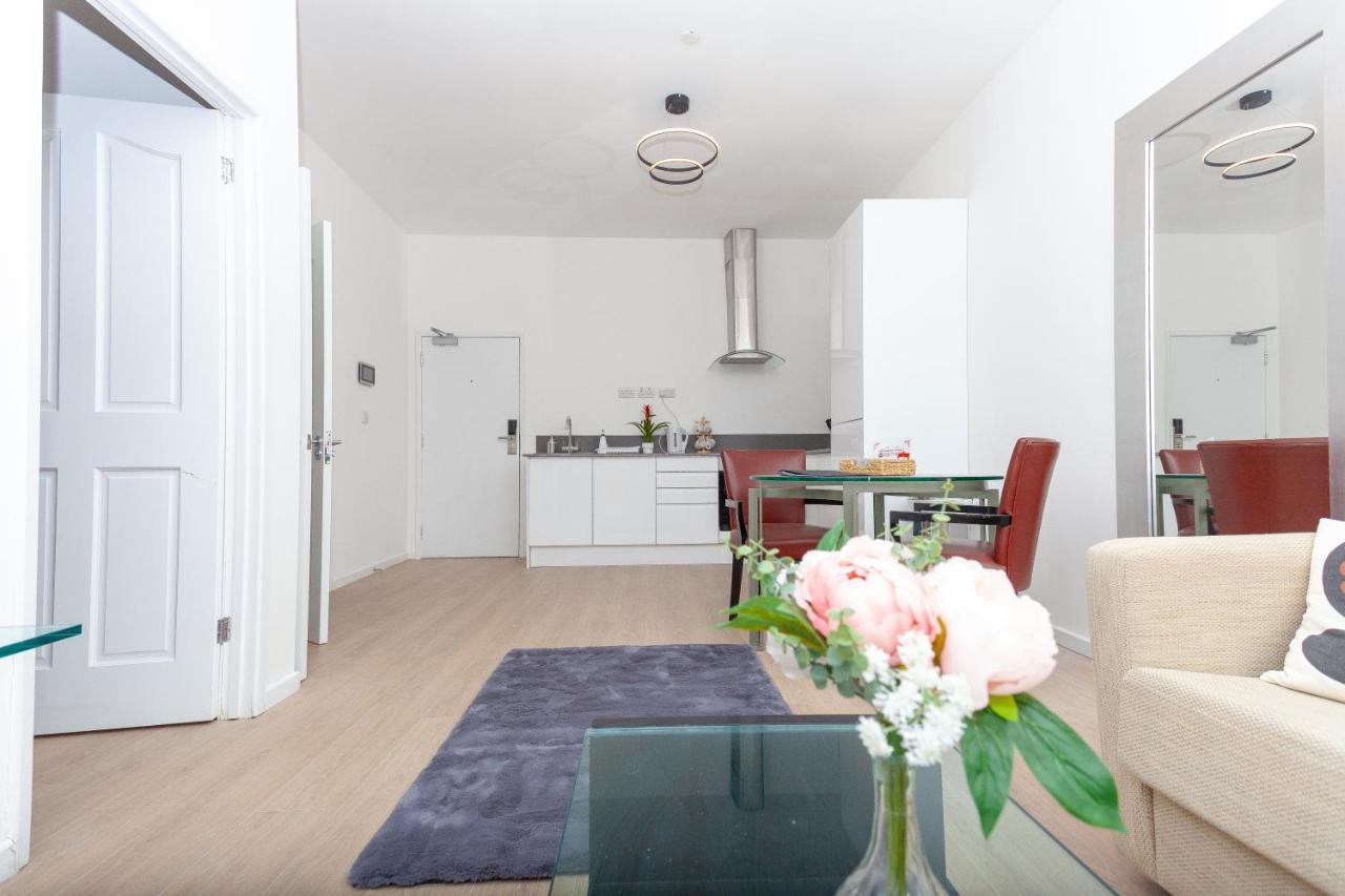 Apartment One Bedroom Serviced Smethwick Flat 314 *