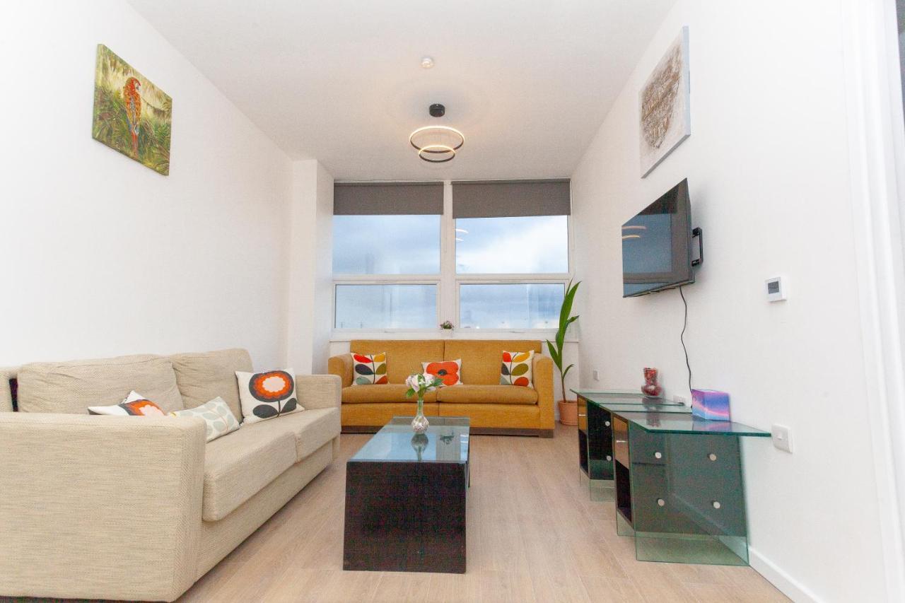 One Bedroom Serviced Smethwick Flat 314 *